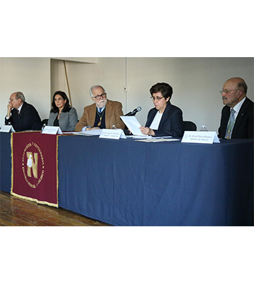 Discurso de ingreso de la doctora Angélica Peregrina
